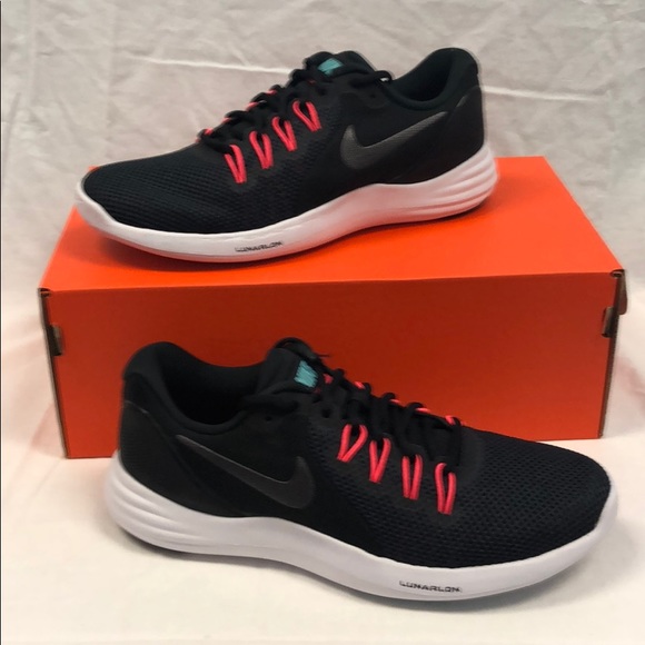 nike wmns lunar apparent